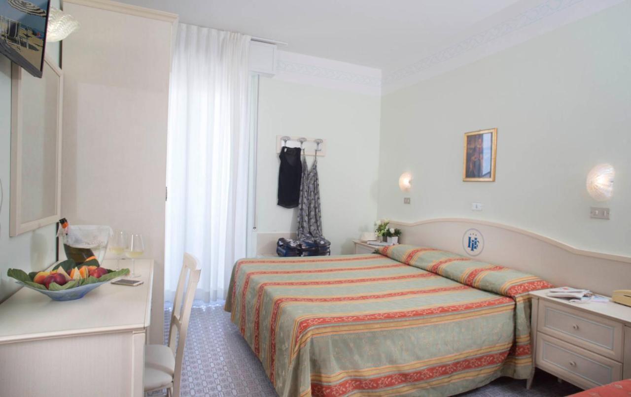 Hotel Franca Bellaria-Igea Marina Zewnętrze zdjęcie